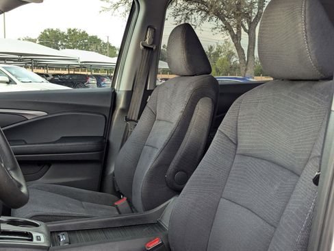 Used 2018 Honda Pilot EX image 11