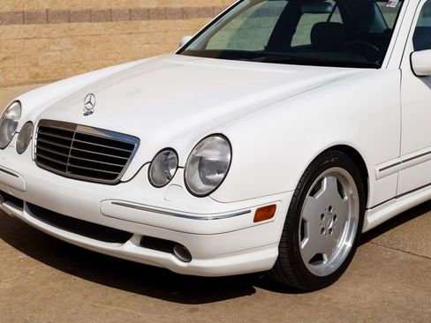 Used 2000 Mercedes-Benz E 55 AMG Sedan image 30