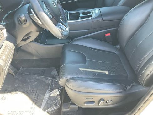 Used 2023 Hyundai Santa Fe Calligraphy image 12