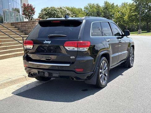 Used 2017 Jeep Grand Cherokee Overland AWD/4WD image 2