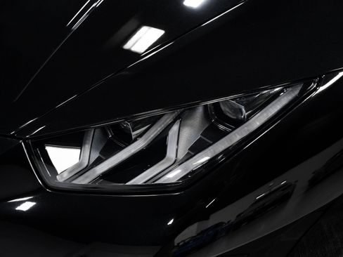 Used 2020 Lamborghini Huracan EVO AWD/4WD image 16