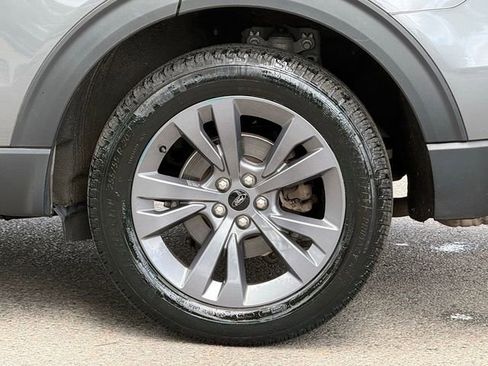 Used 2023 Ford Explorer XLT w/ Equipment Group 202A AWD/4WD image 11