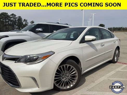Used 2018 Toyota Avalon Limited image 1