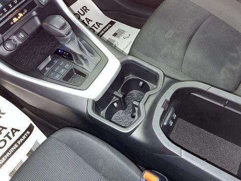 Used 2024 Toyota RAV4 LE image 8
