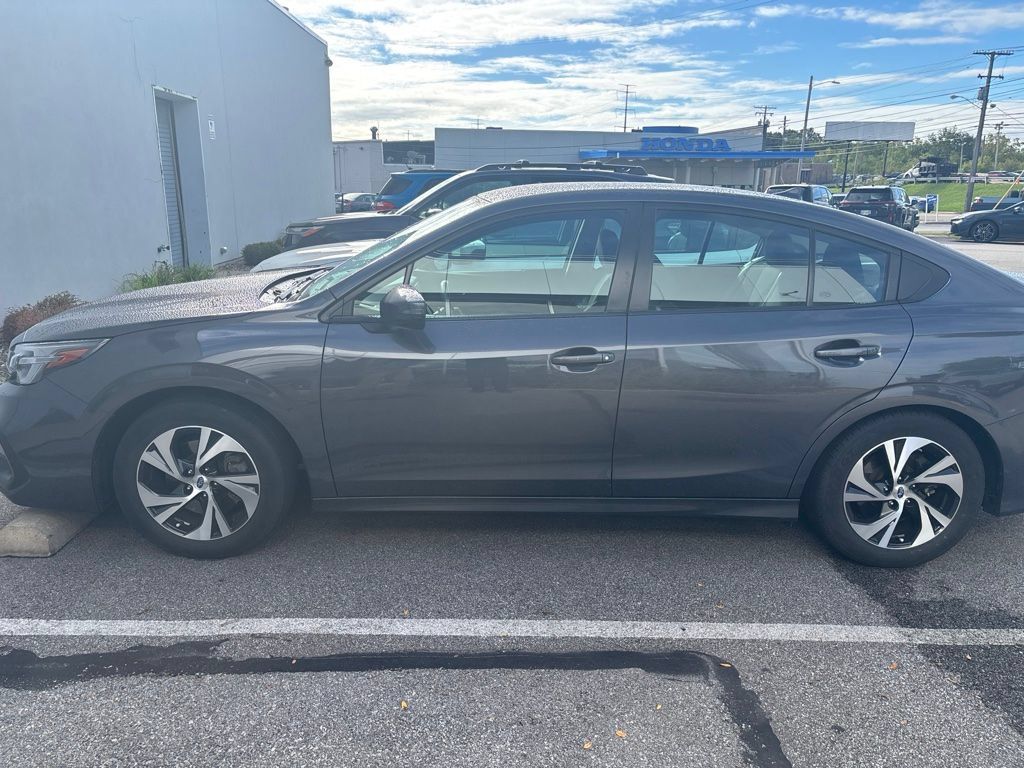 Used 2023 Subaru Legacy Premium AWD/4WD image 3