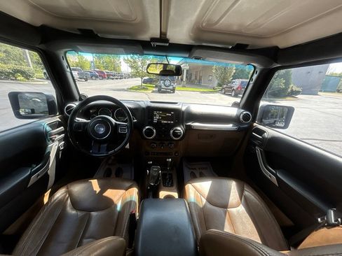 Used 2014 Jeep Wrangler Unlimited Sahara w/ Max Tow Package AWD/4WD image 24
