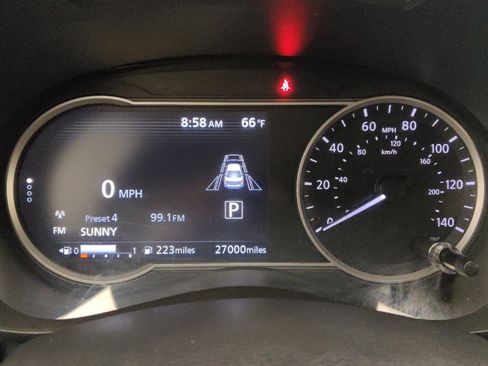 Used 2024 Nissan Versa SR FWD image 23