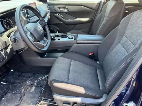 Used 2025 Nissan Rogue SV AWD/4WD image 30