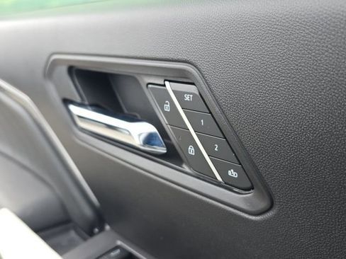 Used 2023 GMC Canyon AT4X image 24