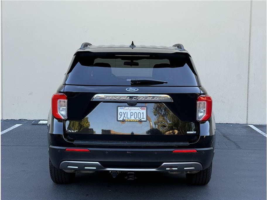 Used 2020 Ford Explorer XLT w/ Equipment Group 202A AWD/4WD image 5