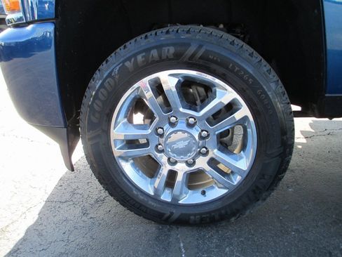 Used 2019 Chevrolet Silverado 2500 High Country w/ Duramax Plus Package image 14