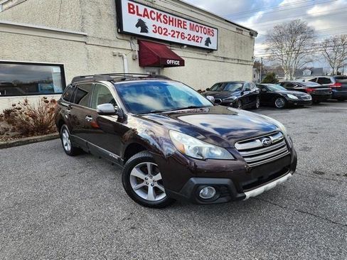 Used 2013 Subaru Outback 3.6R Limited w/ Special Appearance Pkg image 2