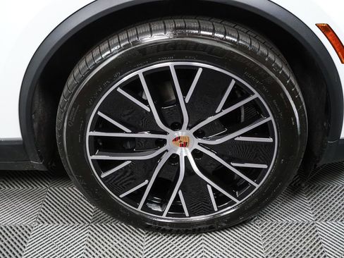 New 2026 Porsche Macan Electric image 38