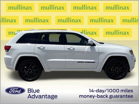 Used 2021 Jeep Grand Cherokee Laredo X RWD image 2