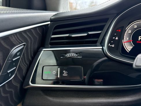Used 2021 Audi Q8 Prestige w/ Prestige Package image 45