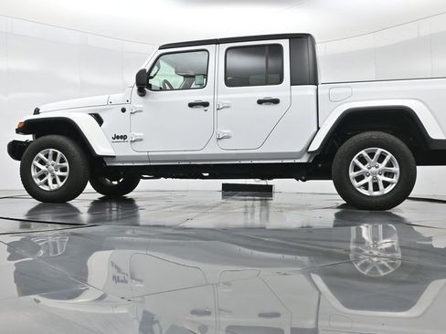 Used 2023 Jeep Gladiator Sport image 53