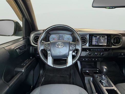 Used 2016 Toyota Tacoma TRD Sport w/ Premium & Technology Package image 16