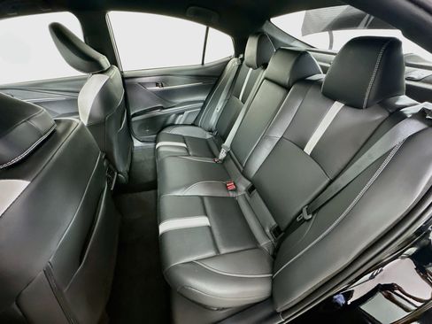 Used 2025 Toyota Camry SE FWD image 26