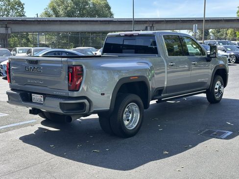 Used 2025 GMC Sierra 3500 Denali Ultimate AWD/4WD image 8
