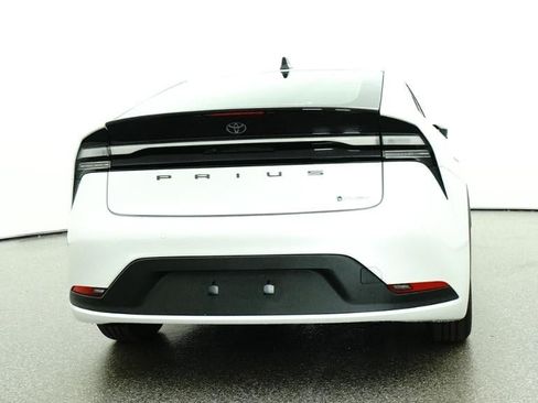 New 2026 Toyota Prius Plug-In Hybrid FWD image 23