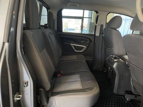 Used 2021 Nissan Titan SV w/ SV Convenience Package image 24