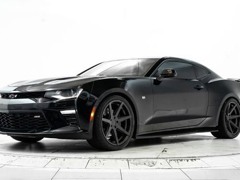 Used 2016 Chevrolet Camaro SS RWD image 9