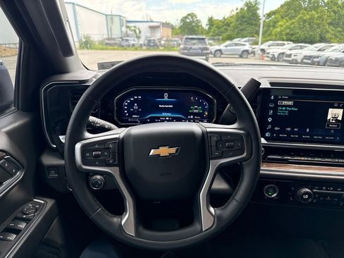 Used 2024 Chevrolet Silverado 1500 LT AWD/4WD image 53