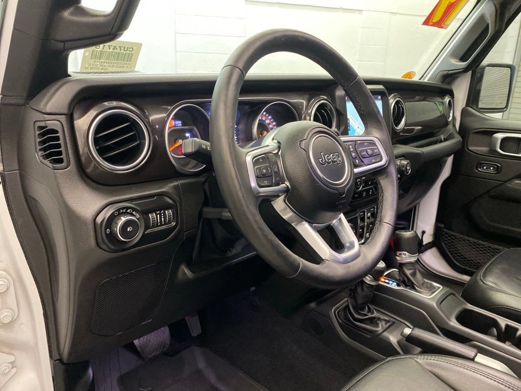 Used 2019 Jeep Wrangler Unlimited Sahara AWD/4WD image 17