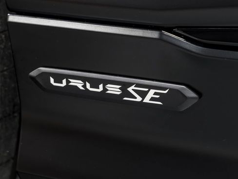 Used 2025 Lamborghini Urus SE image 58