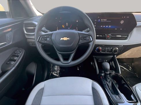 Used 2026 Chevrolet TrailBlazer LT FWD image 6