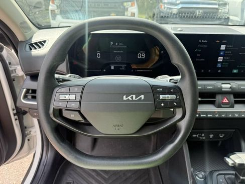 Used 2025 Kia K4 FWD image 5