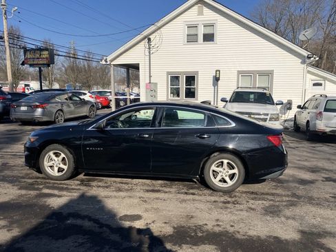 Used 2017 Chevrolet Malibu LS image 9