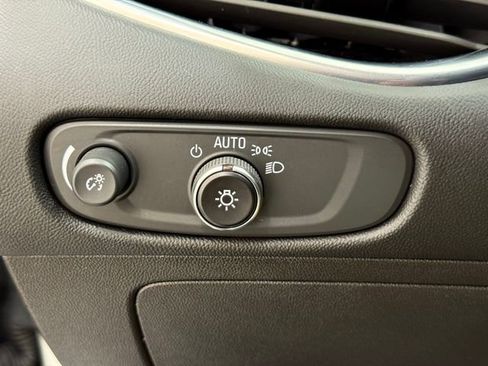 Used 2021 Chevrolet Malibu LT image 29