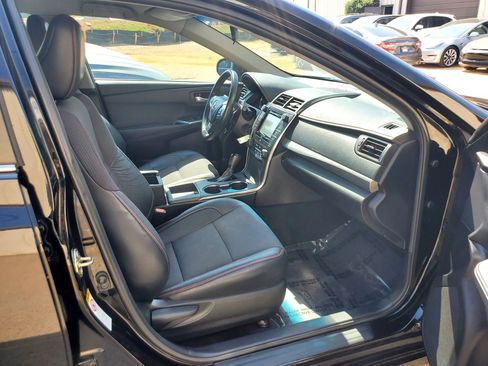 Used 2016 Toyota Camry SE FWD image 23