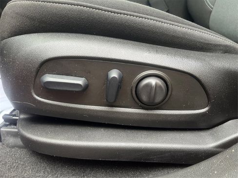 Certified 2023 Chevrolet Blazer LT w/ Convenience Package image 43