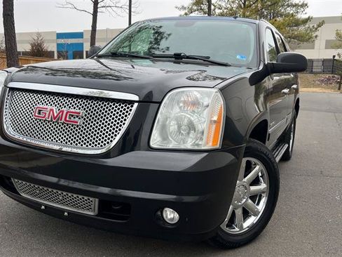 Used 2013 GMC Yukon Denali AWD/4WD image 3