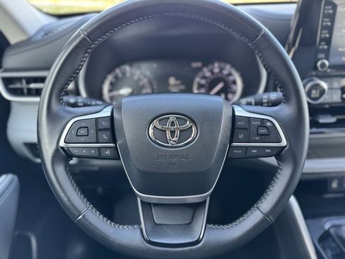 Certified 2022 Toyota Highlander XLE image 29