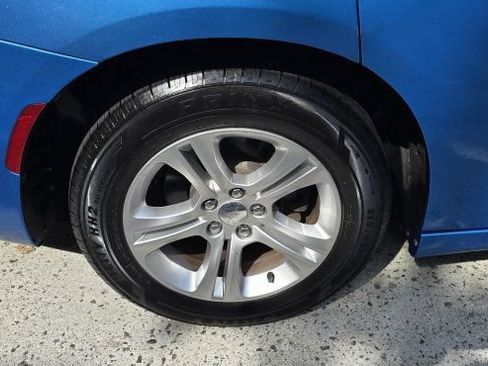 Used 2019 Dodge Charger SXT RWD image 11