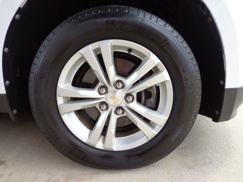 Used 2010 Chevrolet Equinox LT w/ Vehicle Interface Package FWD image 10