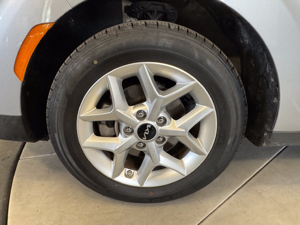 Used 2024 Kia Soul LX w/ Option Group 015 FWD image 24