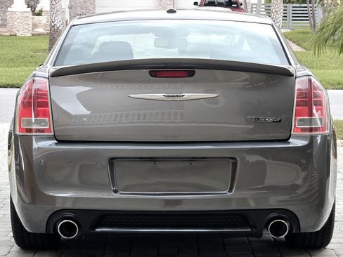 Used 2012 Chrysler 300 SRT8 w/ 19-Premium Speaker Group image 40