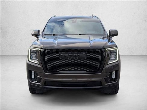 Used 2021 GMC Yukon Denali w/ Denali Premium Package image 2