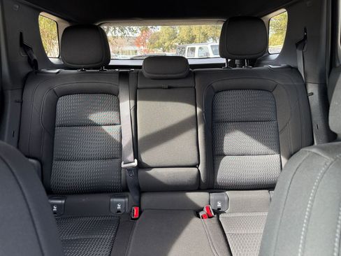 Used 2025 Chevrolet Equinox LT image 38