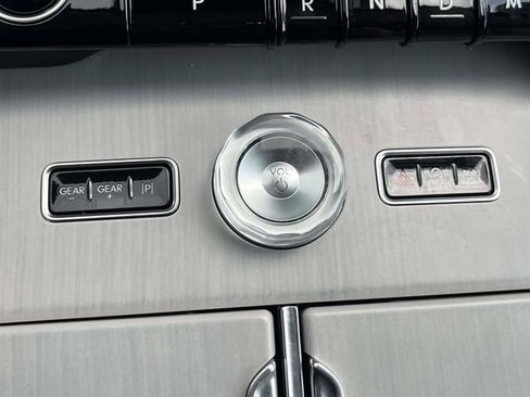 Used 2025 Lincoln Navigator Reserve AWD/4WD image 19
