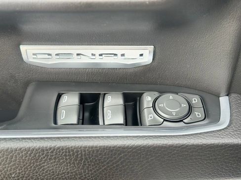 Used 2022 GMC Sierra 1500 Denali AWD/4WD image 22