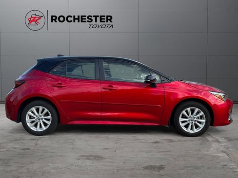 Used 2023 Toyota Corolla SE w/ SE Premium Package FWD image 6