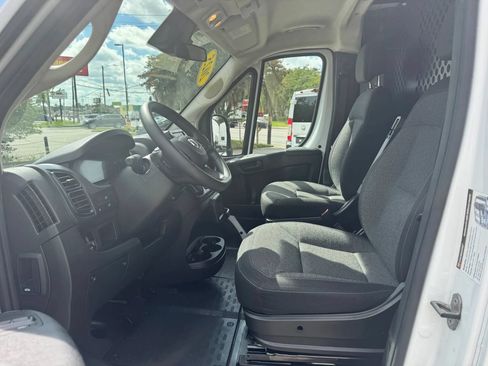 Used 2025 RAM ProMaster 2500 w/ U-Haul Equipment Group FWD image 16