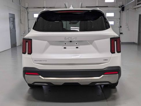Certified 2025 Kia Sorento EX AWD/4WD image 9