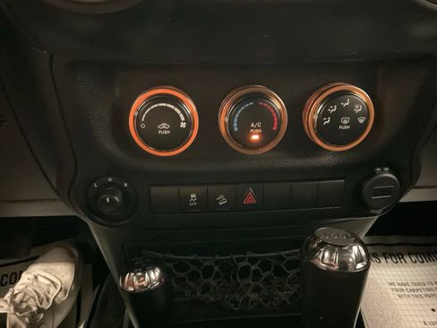 Used 2013 Jeep Wrangler Unlimited Sport AWD/4WD image 20