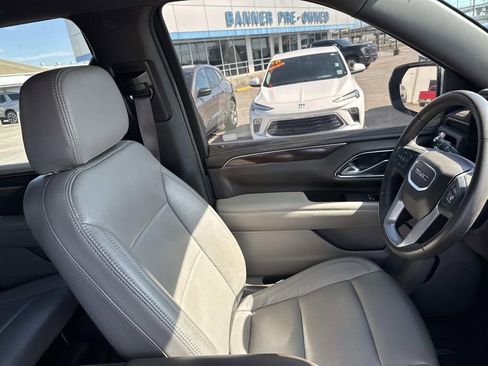 Used 2023 GMC Yukon SLE w/ Gmc Pro Safety Plus Package AWD/4WD image 11